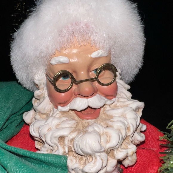 Kurt S Adler collectible Resin Santa With Christmas Tree & Present Bag - Picture 3 of 7